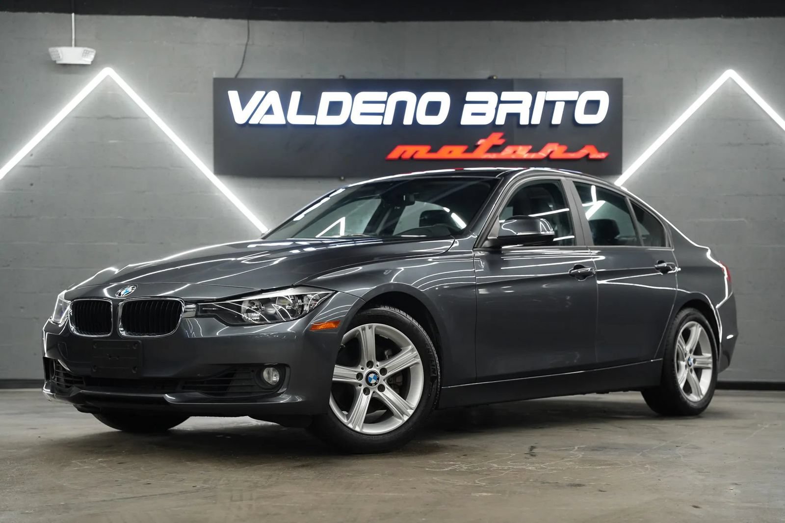 Used 2014 BMW 328i Sedan RWD image 2