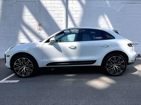 Certified 2026 Porsche Macan AWD/4WD image 2