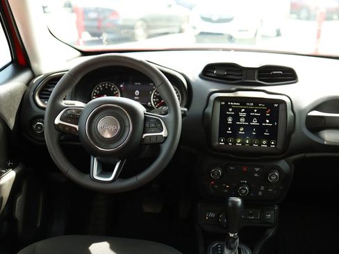 Used 2023 Jeep Renegade Latitude AWD/4WD image 34