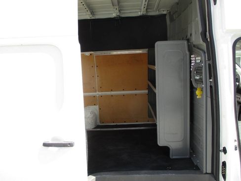 Used 2017 Nissan NV 2500 SV w/ Technology Package RWD image 29