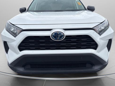 Certified 2020 Toyota RAV4 LE image 39