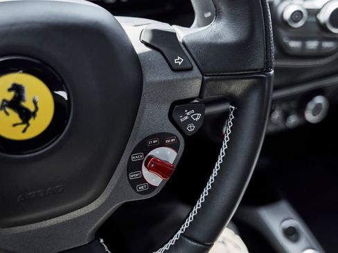 Used 2017 Ferrari 488 GTB RWD image 61