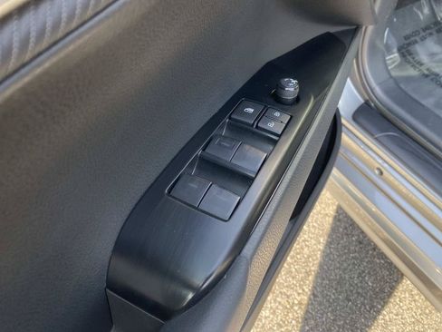 Used 2025 Toyota Camry SE w/ Convenience Package FWD image 18