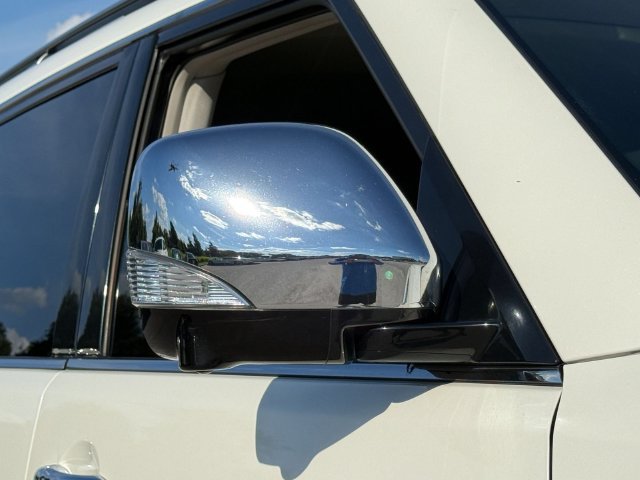 Used 2018 Nissan Armada Platinum w/ Cargo Package RWD image 11