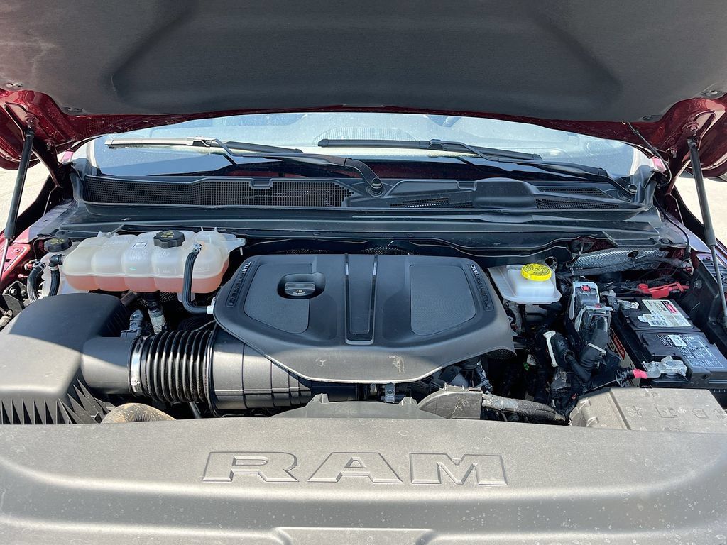 Used 2025 RAM 1500 Warlock AWD/4WD image 28