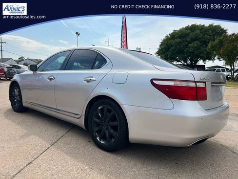 Used 2007 Lexus LS 460 RWD image 2