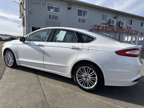 Used 2016 Ford Fusion SE w/ Equipment Group 202A FWD image 4