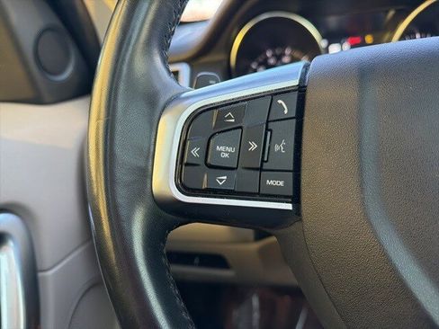 Used 2018 Land Rover Discovery Sport HSE image 22