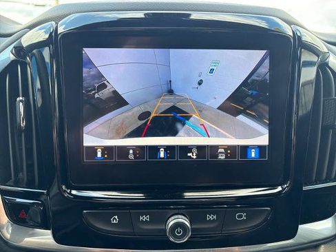 Used 2023 Chevrolet Traverse RS AWD/4WD image 23