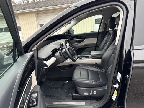 Used 2024 Lincoln Nautilus Premier AWD/4WD image 15