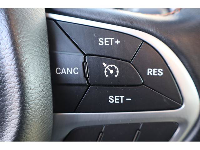 Used 2017 Chrysler Pacifica Touring-L FWD image 11