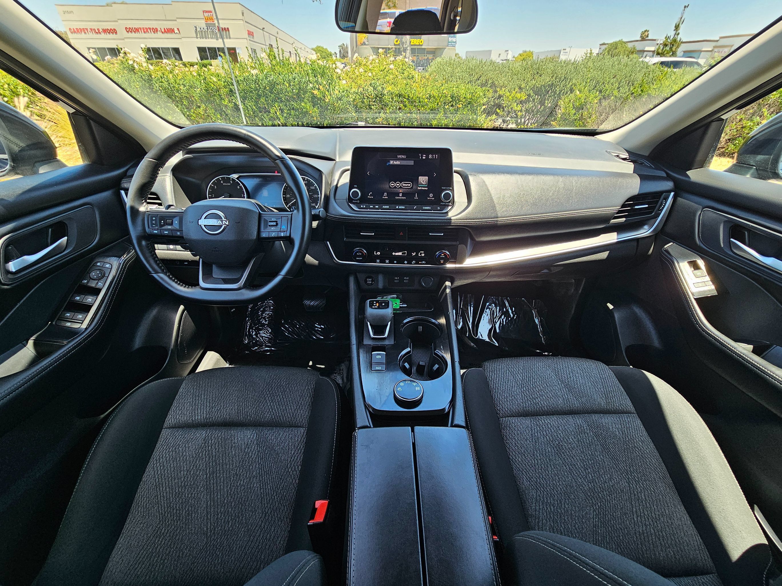 Used 2025 Nissan Rogue SV AWD/4WD image 19