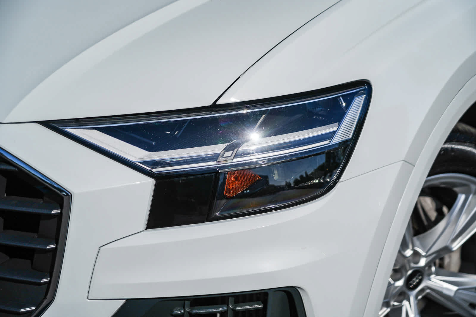 Used 2022 Audi Q8 Premium Plus AWD/4WD image 2