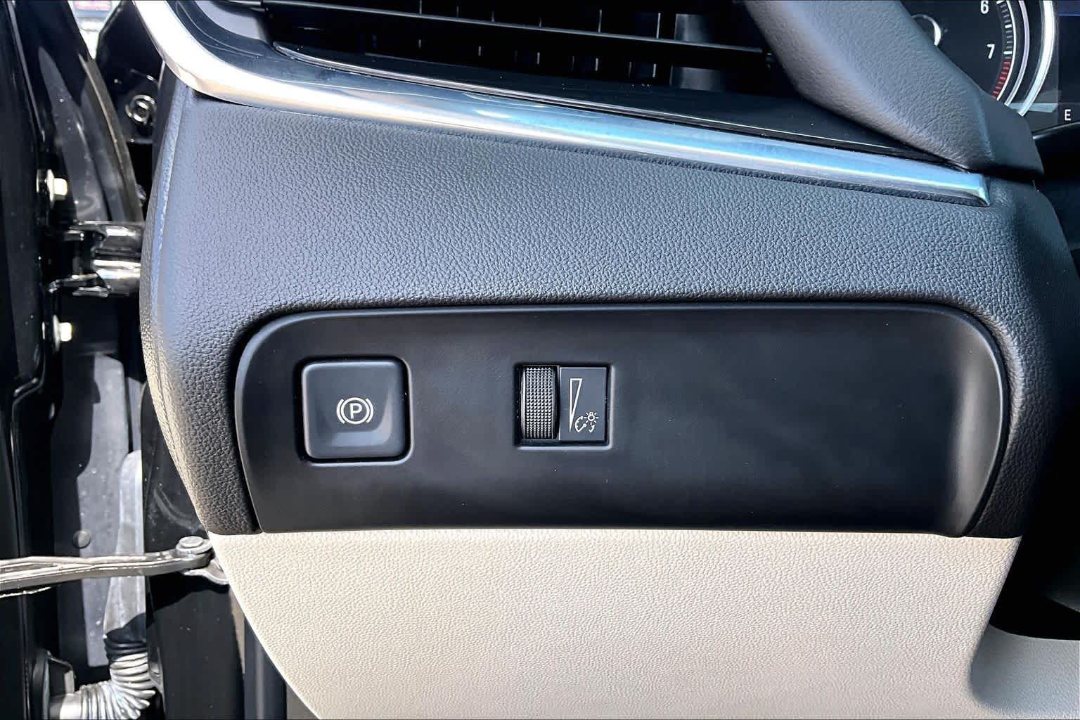 Certified 2023 Buick Enclave Essence w/ Experience Buick Package FWD image 36