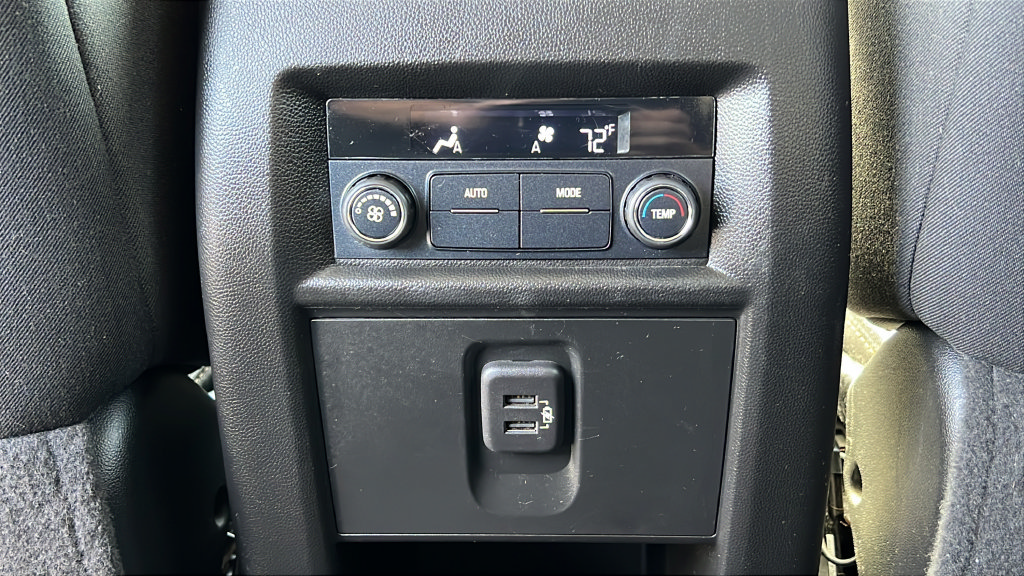 Used 2021 Chevrolet Traverse LT w/ LPO, Blackout Package AWD/4WD image 12