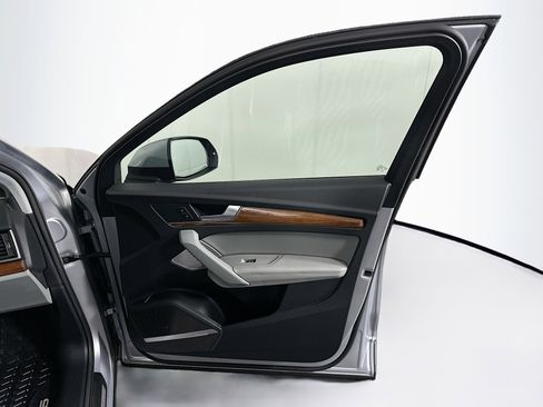 Used 2022 Audi Q5 2.0T Premium Plus w/ Premium Plus Package AWD/4WD image 32