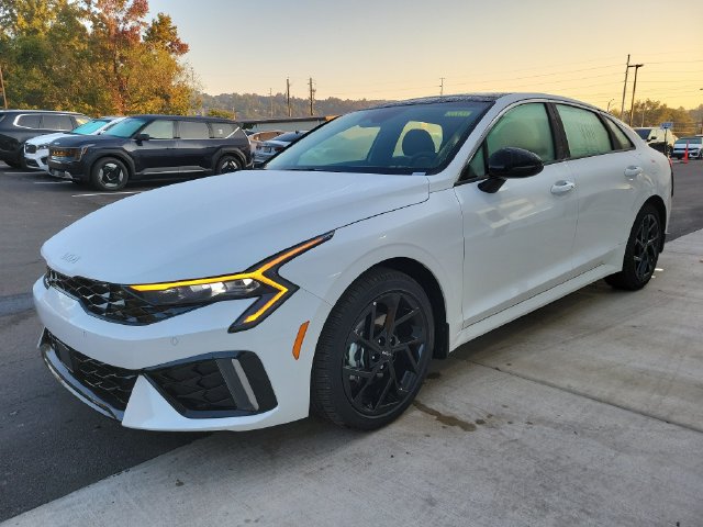 New 2027 Kia K5 GT-Line FWD image 3