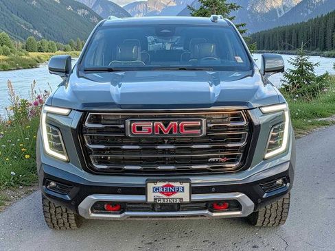 Used 2025 GMC Yukon XL AT4 Ultimate AWD/4WD image 9