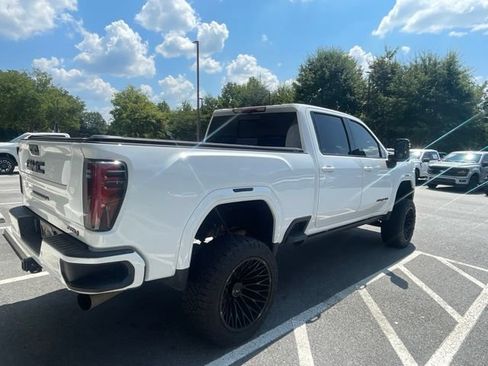 Used 2025 GMC Sierra 2500 AT4 w/ AT4 Premium Plus Package AWD/4WD image 8