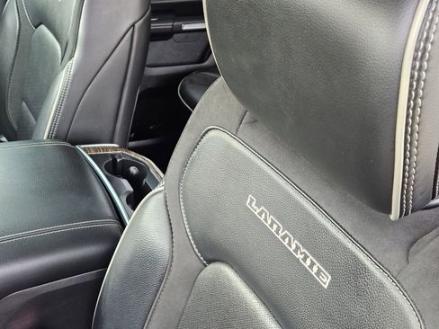 Used 2019 RAM 1500 Laramie image 32