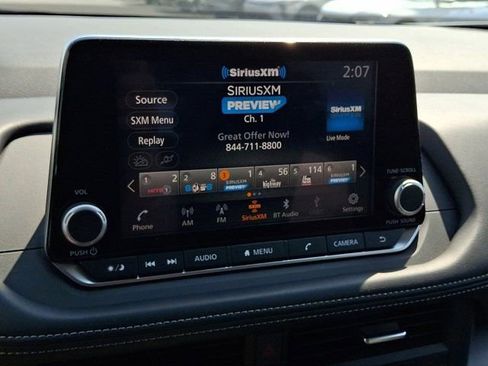 Used 2025 Nissan Rogue SV AWD/4WD image 21