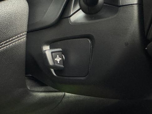 Used 2020 BMW 740i w/ Premium Package image 19