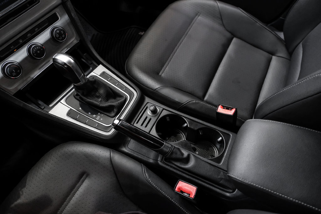 Used 2015 Volkswagen Golf S FWD image 22