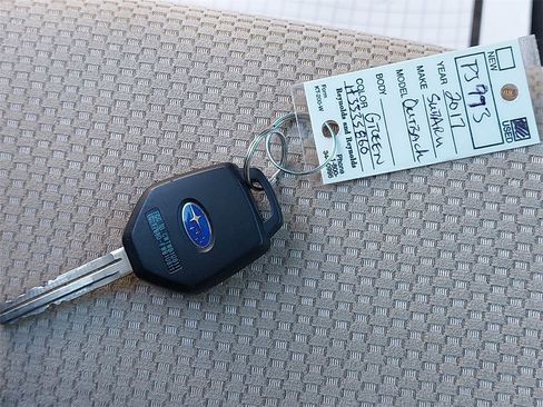 Used 2017 Subaru Outback 2.5i Premium image 35