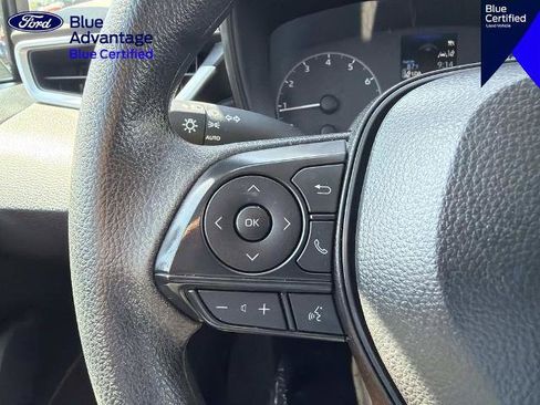 Used 2025 Toyota Corolla LE FWD image 17