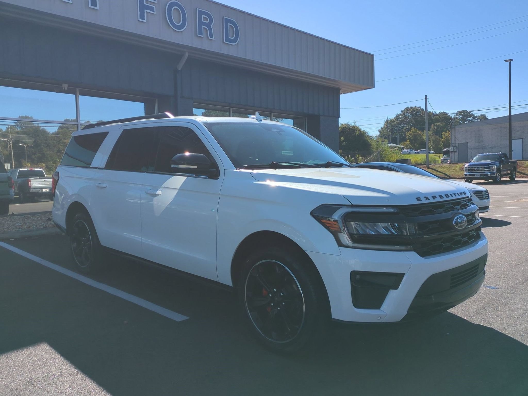 Certified 2024 Ford Expedition Max Limited RWD image 3