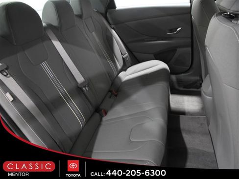 Used 2024 Hyundai Elantra SEL image 17