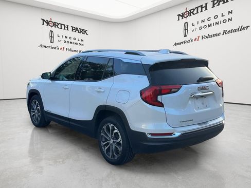 Used 2020 GMC Terrain SLT w/ Preferred Package FWD image 3