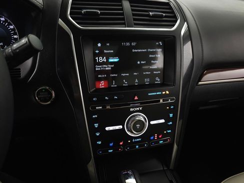 Used 2018 Ford Explorer Platinum image 23