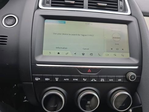 Used 2020 Jaguar E-PACE SE image 34