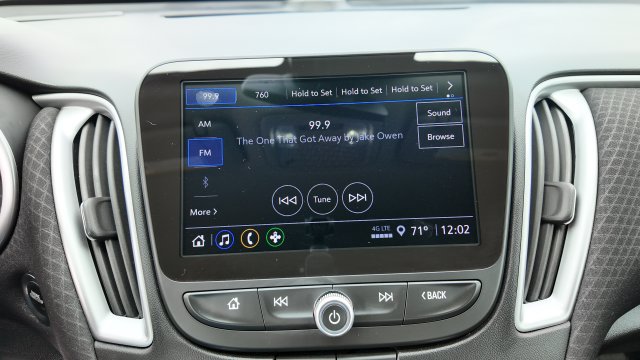 Used 2025 Chevrolet Malibu RS FWD image 17