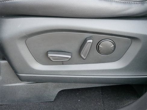 Certified 2020 Ford Explorer XLT w/ Equipment Group 202A image 13