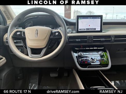 Used 2022 Lincoln Corsair AWD w/ Equipment Group 101A image 23