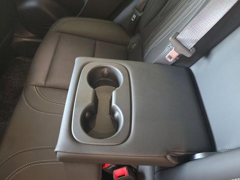 Used 2024 Buick Envision Avenir AWD/4WD image 24
