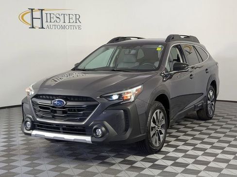 Used 2025 Subaru Outback Limited AWD/4WD image 4