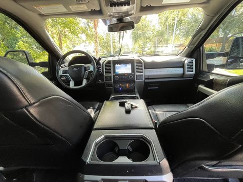 Used 2017 Ford F250 Lariat w/ Lariat Ultimate Package AWD/4WD image 18