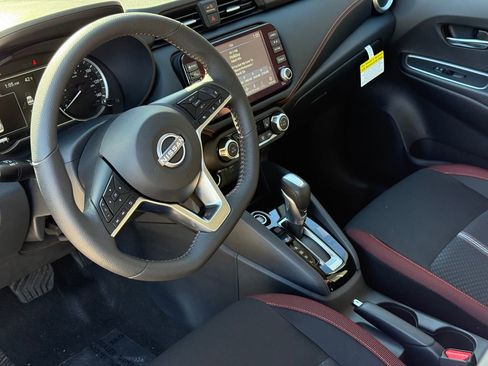 New 2025 Nissan Versa SR w/ Trunk Package image 7