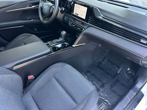 Used 2025 Toyota Camry LE FWD image 14