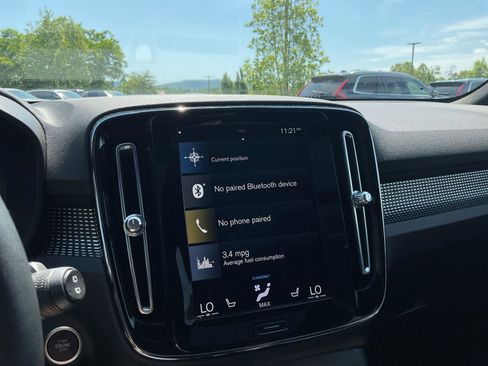Used 2022 Volvo XC40 T5 R-Design AWD/4WD image 19