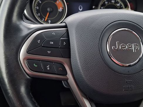 Used 2021 Jeep Cherokee Limited image 16