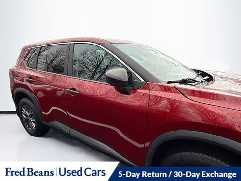 Used 2023 Nissan Rogue S image 9