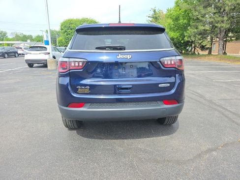 Used 2020 Jeep Compass Latitude w/ Popular Equipment Group AWD/4WD image 7