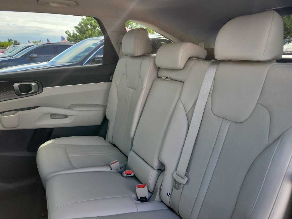 Used 2024 Kia Sorento S w/ Panoramic Sunroof Package FWD image 14