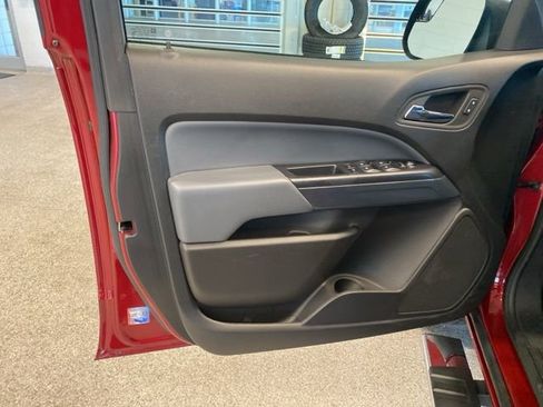 Used 2020 Chevrolet Colorado Z71 AWD/4WD image 24