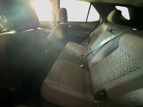 Used 2023 Chevrolet Equinox LT image 24