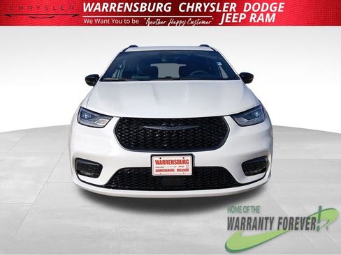 New 2026 Chrysler Pacifica Select image 10